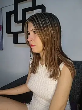 Snapshot of hanaa_18 chatting on 15, 11, 2025 hanaa 18 online show from 15, 11, 2025