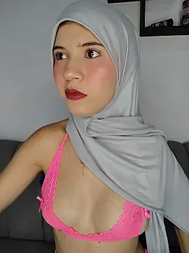Snapshot of hanaa_18 chatting on 17, 7, 2026 hanaa 18 online show from 17, 7, 2026
