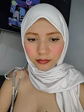 Snapshot of hanaa_18 chatting on 7, 1, 2026 hanaa 18 online show from 7, 1, 2026