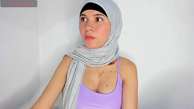 Snapshot of hanaa_18 chatting on 15, 10, 2025 hanaa 18 online show from 15, 10, 2025