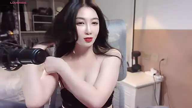 Snapshot of vyizh- chatting on 20, 2, 2025 vyizh- online show from 20, 2, 2025