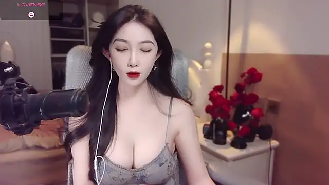 Snapshot of vyizh- chatting on 14, 3, 2025 vyizh- online show from 14, 3, 2025