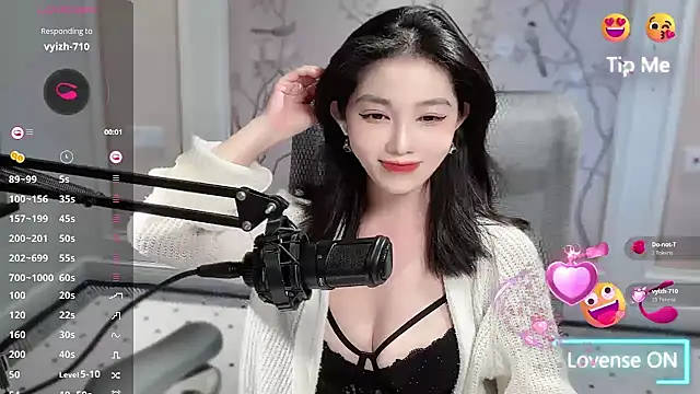 Snapshot of vyizh- chatting on 21, 10, 2025 vyizh- online show from 21, 10, 2025