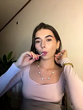 Coralinee 01 online show from 9, 1, 2026