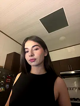 Coralinee 01 online show from 21, 11, 2025