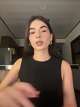 Coralinee 01 online show from 2, 12, 2025