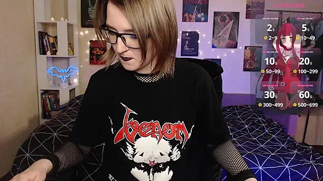 Snapshot of Viper_kiss chatting on 2, 10, 2025 Viper kiss online show from 2, 10, 2025