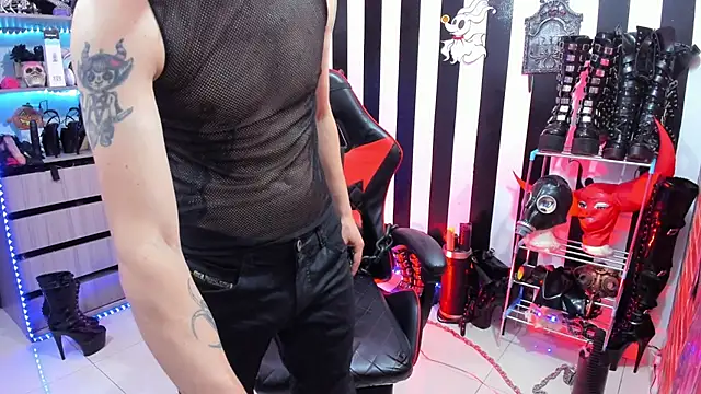 Snapshot of daven56 chatting on 16, 10, 2025 daven56 online show from 16, 10, 2025