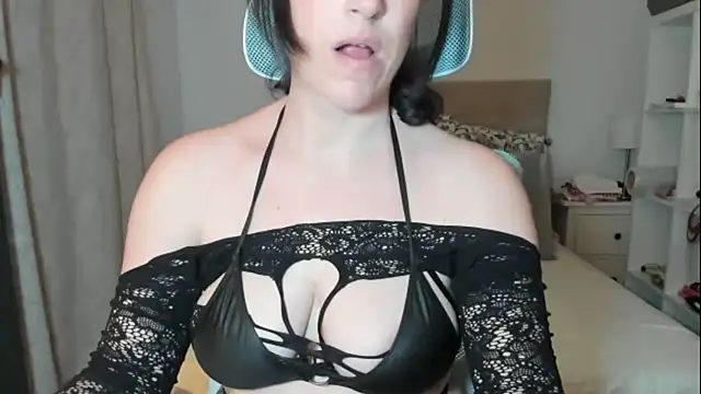 emmita69  online show from 16, 4, 2026