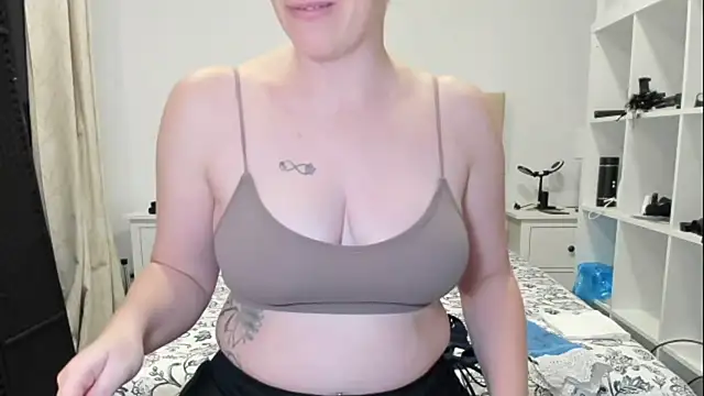 emmita69  online show from 22, 10, 2025