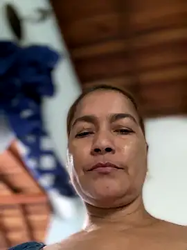 Snapshot of Jlo_69 chatting on 1, 10, 2025 Jlo 69 online show from 1, 10, 2025