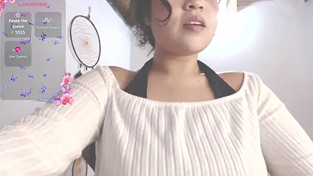 Snapshot of Amara18_ chatting on 25, 10, 2025 Amara18 online show from 25, 10, 2025