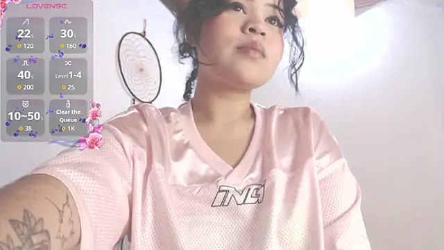 Snapshot of Amara18_ chatting on 15, 11, 2025 Amara18 online show from 15, 11, 2025