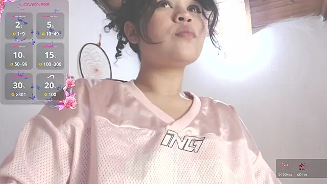 Snapshot of Amara18_ chatting on 10, 11, 2025 Amara18 online show from 10, 11, 2025