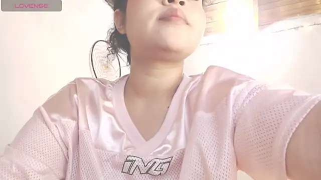 Amara18  online show from 19, 4, 2026