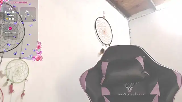 Amara18  online show from 10, 4, 2026