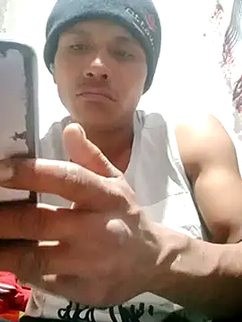 Snapshot of Moreno1813 chatting on 8, 2, 2025 Moreno1813 online show from 8, 2, 2025