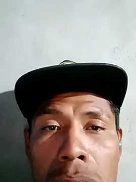 Snapshot of Moreno1813 chatting on 2, 2, 2025 Moreno1813 online show from 2, 2, 2025