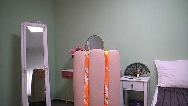 HaileyMoonn online show from 28, 10, 2025