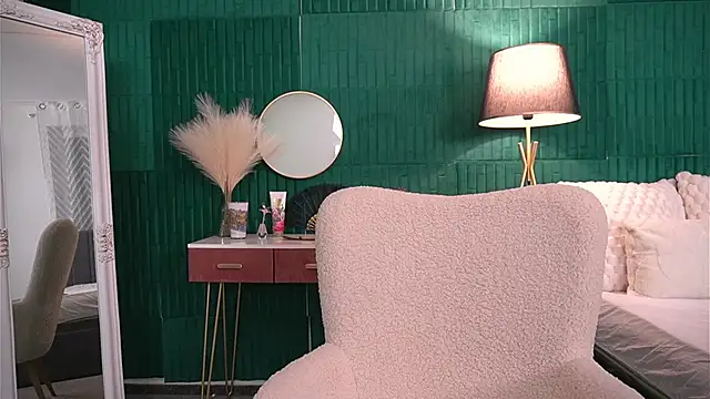 HaileyMoonn online show from 28, 11, 2025