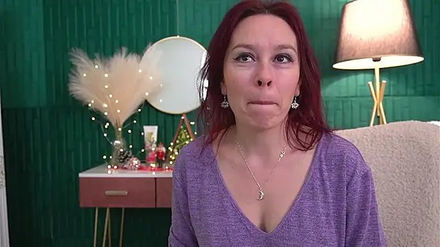 HaileyMoonn online show from 23, 12, 2025