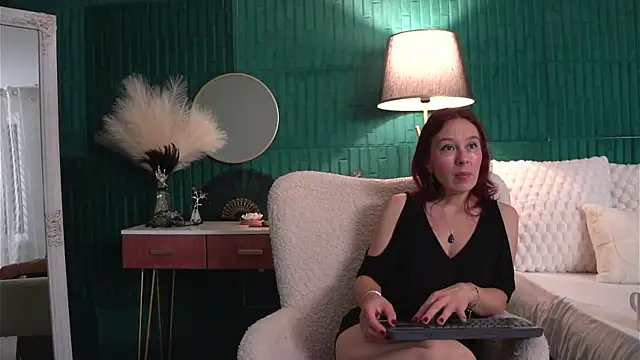 Snapshot of HaileyMoonn chatting on 22, 7, 2026 HaileyMoonn online show from 22, 7, 2026