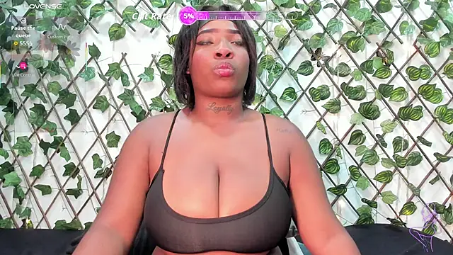 AlondraFerri1 online show from 4, 12, 2025