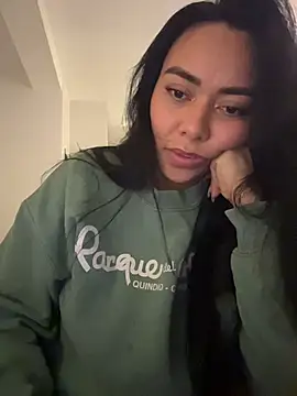 Snapshot of PetitLumiere chatting on 15, 11, 2025 PetitLumiere online show from 15, 11, 2025