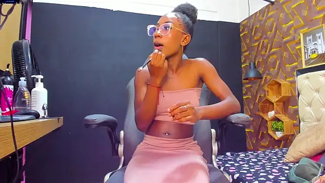 Snapshot of deyy_madissonn chatting on 23, 1, 2025 deyy madissonn online show from 23, 1, 2025
