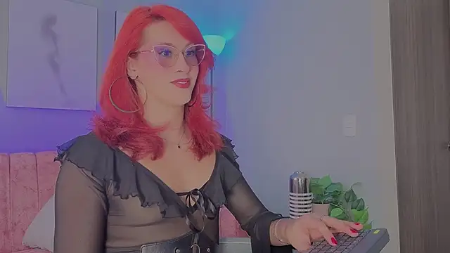 Juliana Saenzz online show from 11, 11, 2025