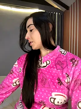 Snapshot of Victoria-And1 chatting on 22, 10, 2025 Victoria-And1 online show from 22, 10, 2025