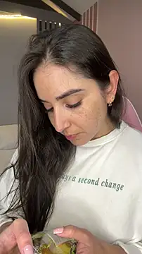 Snapshot of Victoria-And1 chatting on 2, 12, 2025 Victoria-And1 online show from 2, 12, 2025