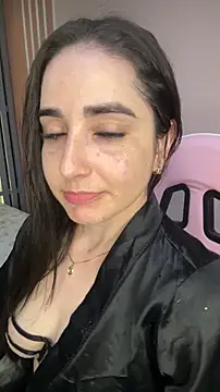 Snapshot of Victoria-And1 chatting on 28, 10, 2025 Victoria-And1 online show from 28, 10, 2025