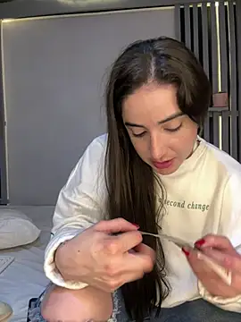 Snapshot of Victoria-And1 chatting on 27, 2, 2025 Victoria-And1 online show from 27, 2, 2025