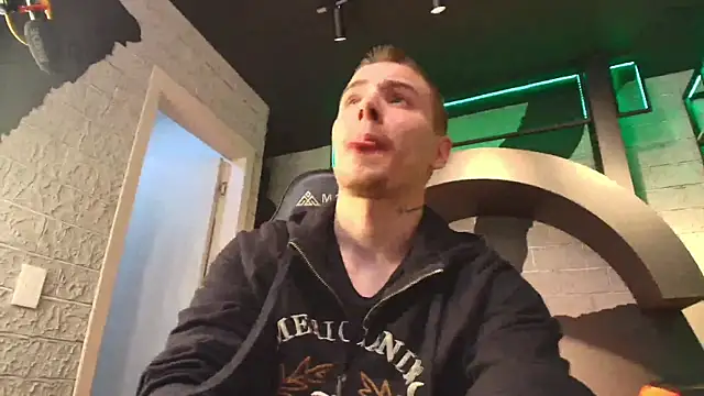 Snapshot of JordanThompson_ chatting on 21, 10, 2025 JordanThompson online show from 21, 10, 2025