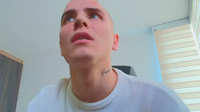 Snapshot of JordanThompson_ chatting on 1, 10, 2025 JordanThompson online show from 1, 10, 2025