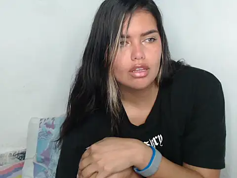 Snapshot of sweetkitty_16 chatting on 27, 5, 2026 sweetkitty 16 online show from 27, 5, 2026