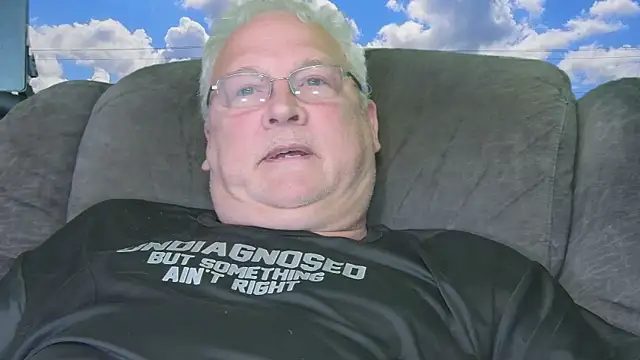 ButtCrackShowing-OOPS online show from 15, 5, 2026