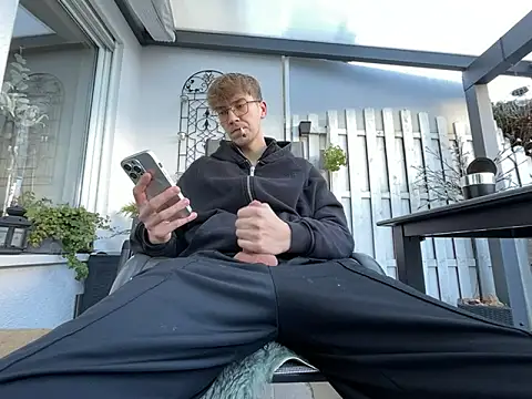 19yoSex online show from 4, 11, 2025