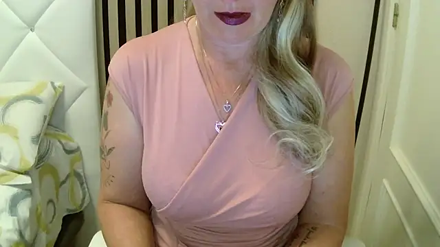 xxNoeliaxx online show from 3, 3, 2026