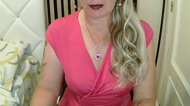 xxNoeliaxx online show from 5, 3, 2026