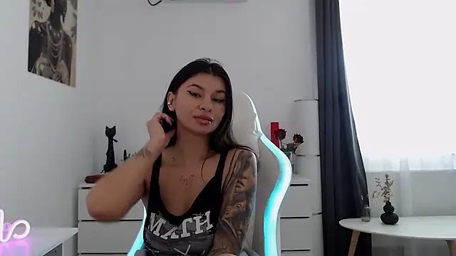 Snapshot of Simply_the_best chatting on 19, 10, 2025 Simply the best online show from 19, 10, 2025