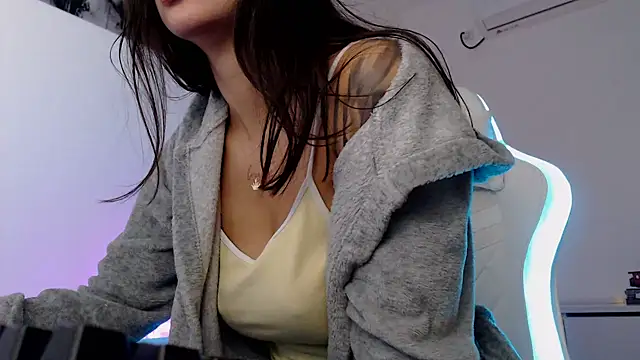 Snapshot of Simply_the_best chatting on 18, 10, 2025 Simply the best online show from 18, 10, 2025