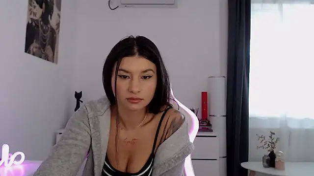 Snapshot of Simply_the_best chatting on 8, 10, 2025 Simply the best online show from 8, 10, 2025