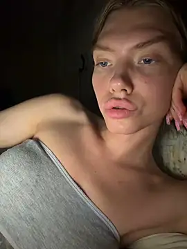 Snapshot of Lisaaa_Alisa chatting on 22, 7, 2026 Lisaaa Alisa online show from 22, 7, 2026