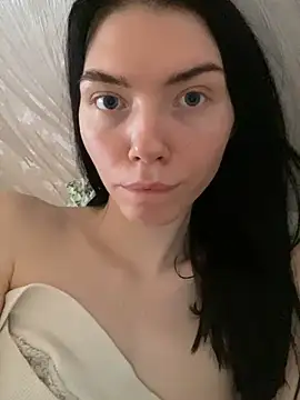 Lisaaa Alisa online show from 2, 3, 2025