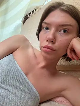 Snapshot of Lisaaa_Alisa chatting on 4, 7, 2026 Lisaaa Alisa online show from 4, 7, 2026