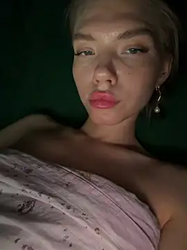 Snapshot of Lisaaa_Alisa chatting on 24, 6, 2026 Lisaaa Alisa online show from 24, 6, 2026