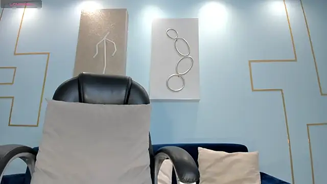 JessicaWilliams1 online show from 8, 3, 2025