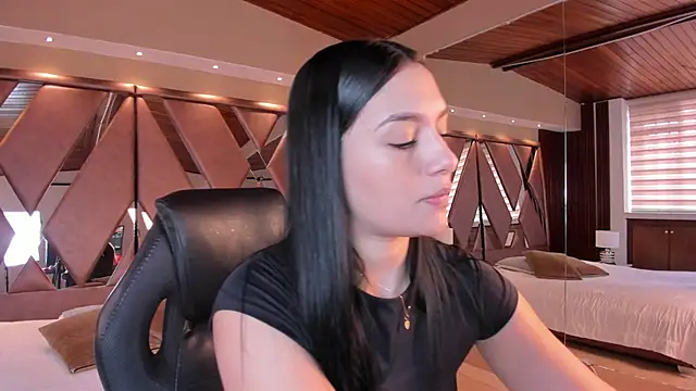 Snapshot of carina_rossi chatting on 20, 11, 2025 carina rossi online show from 20, 11, 2025